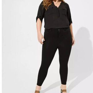 Torrid Bombshell Skinny Black Luxe Ponte Pant Size 18R
